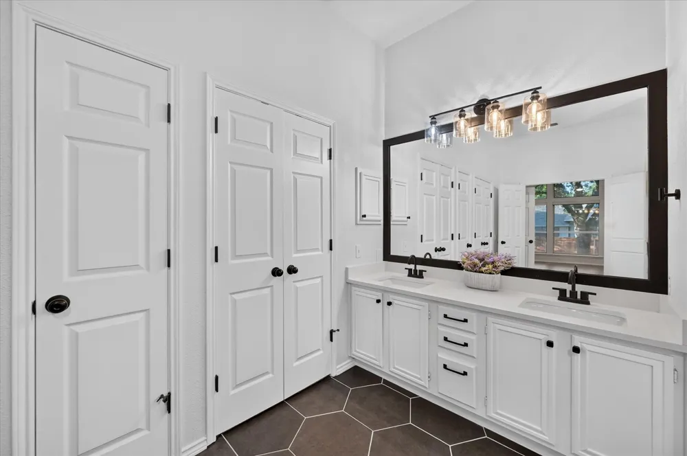 709 Coal Creek Drive Mansfield, TX 76063