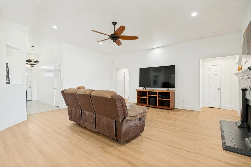 1809 Millbrook Drive Midlothian, TX 76065