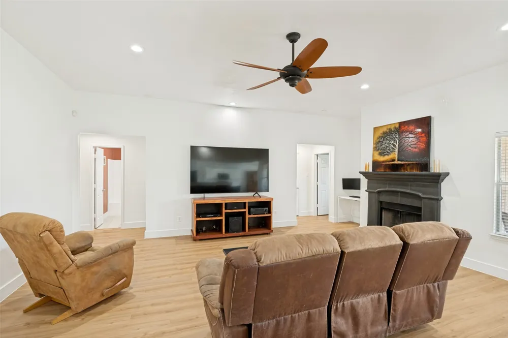 1809 Millbrook Drive Midlothian, TX 76065