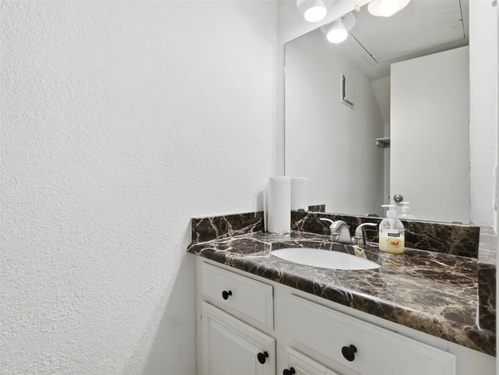 9801 Royal Lane #702 Dallas, TX 75231