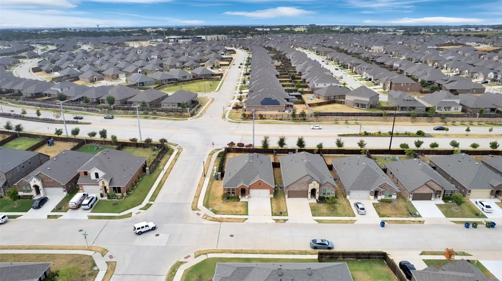 3303 Brady Starr Drive Aubrey, TX 76227