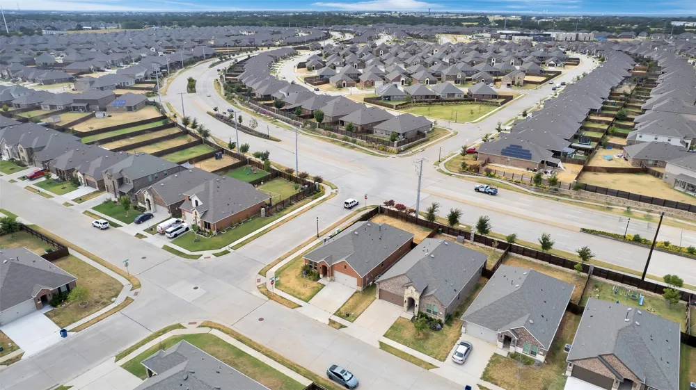 3303 Brady Starr Drive Aubrey, TX 76227