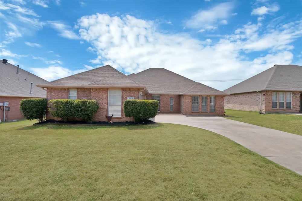 1800 Buena Vista Drive Denton, TX 76210