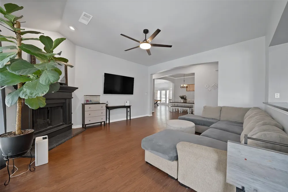 1800 Buena Vista Drive Denton, TX 76210