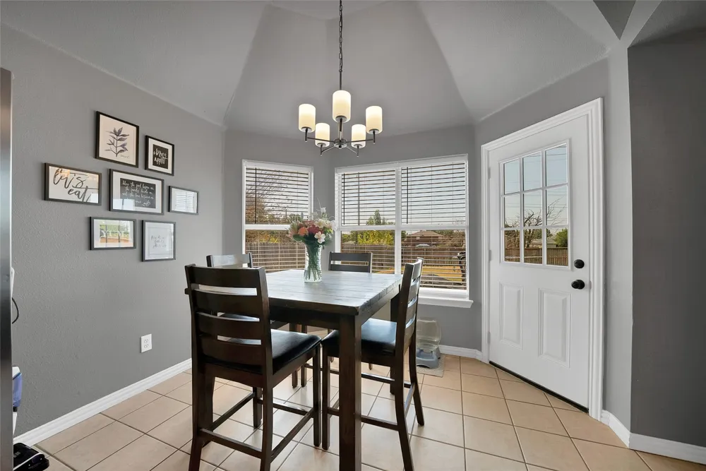 1800 Buena Vista Drive Denton, TX 76210