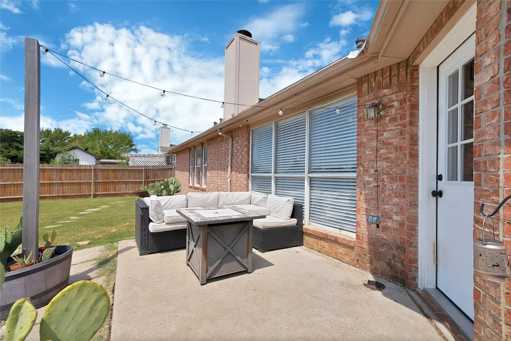 1800 Buena Vista Drive Denton, TX 76210