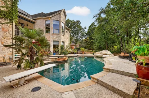 2801 River Bend Trail