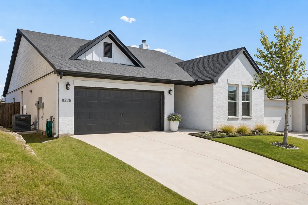 8228 Cheetah Path Godley, TX 76044