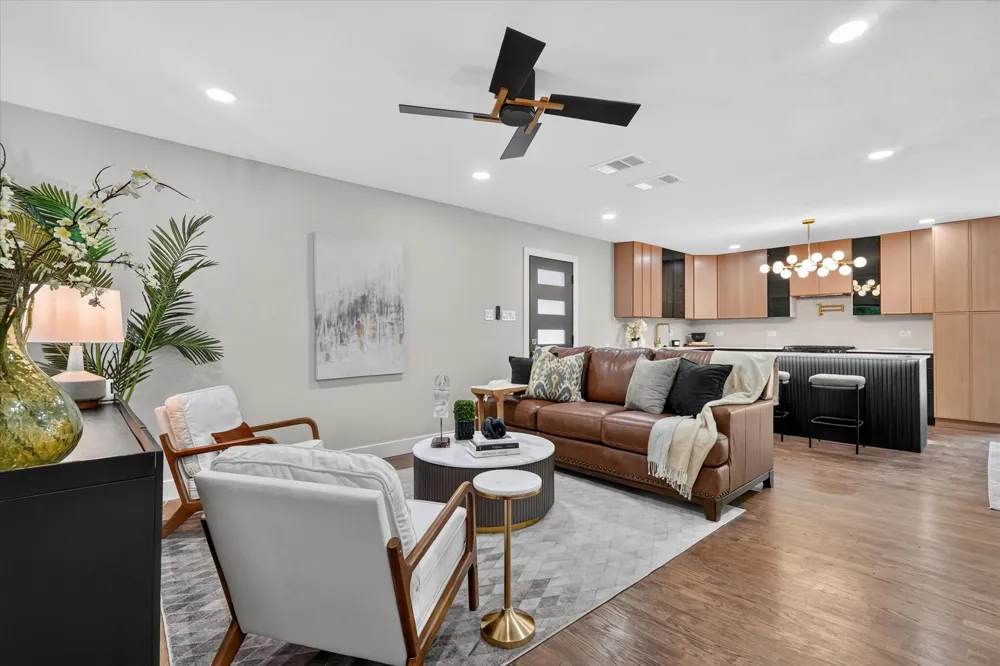 2208 Springhill Drive Dallas, TX 75228