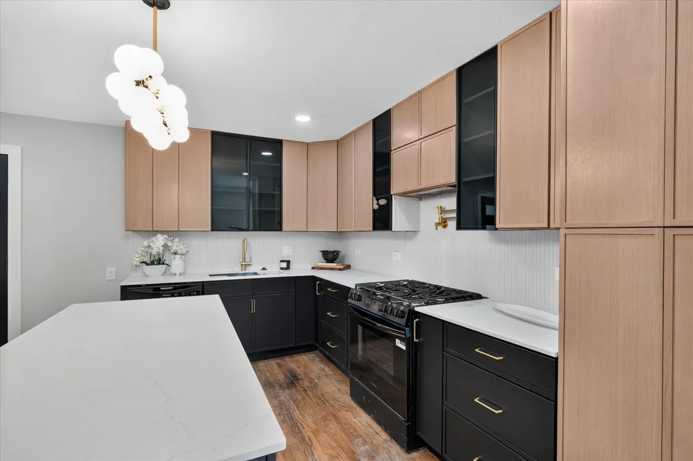 2208 Springhill Drive Dallas, TX 75228