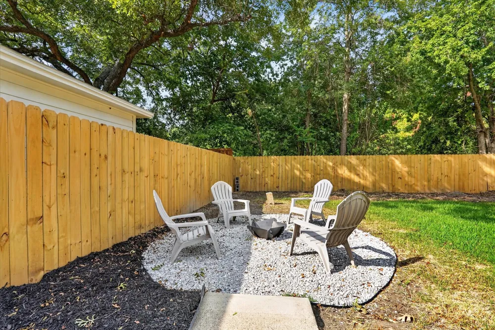 2208 Springhill Drive Dallas, TX 75228