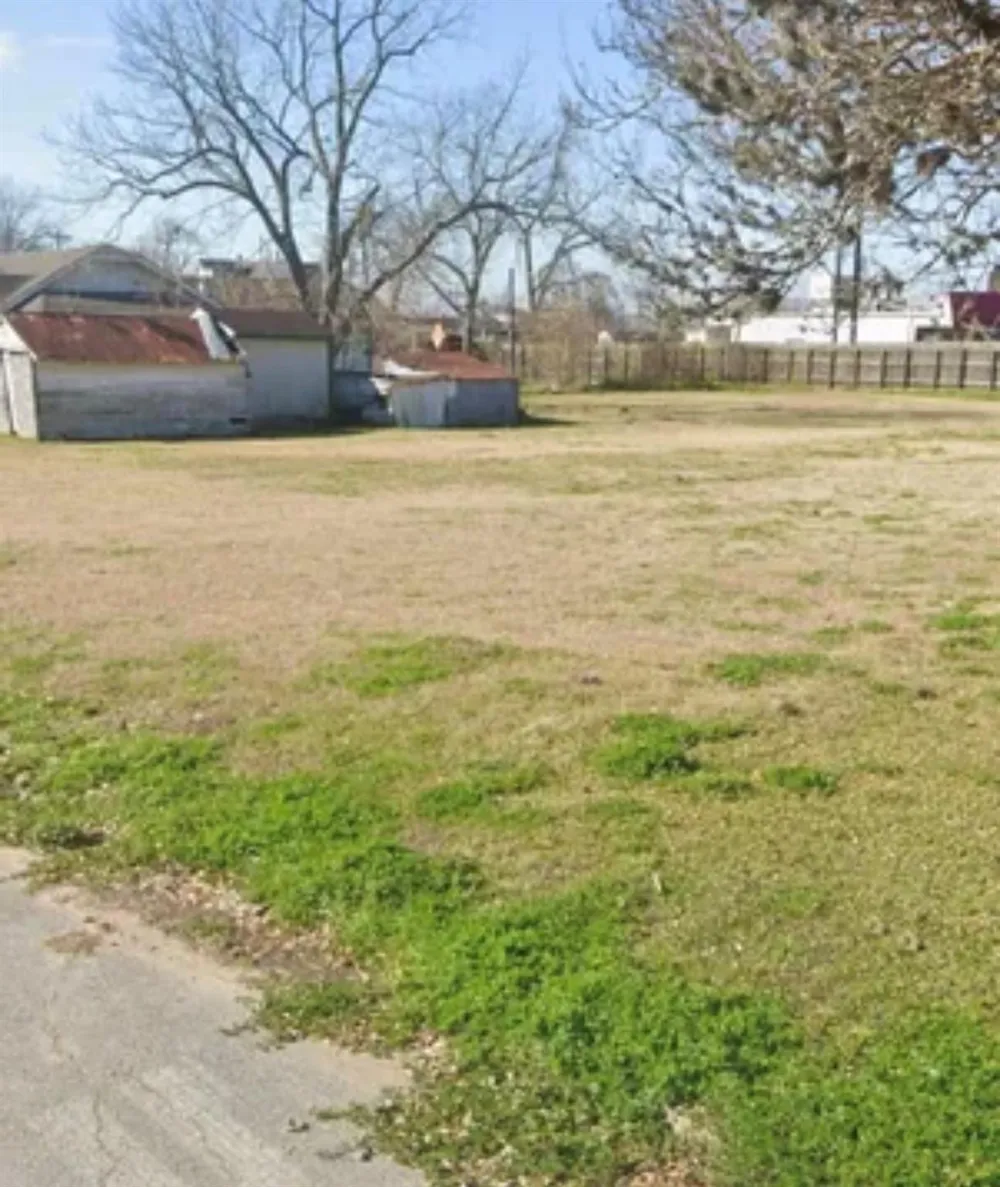 906 Rice Street Hempstead, TX 77445