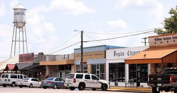 906 Rice Street Hempstead, TX 77445