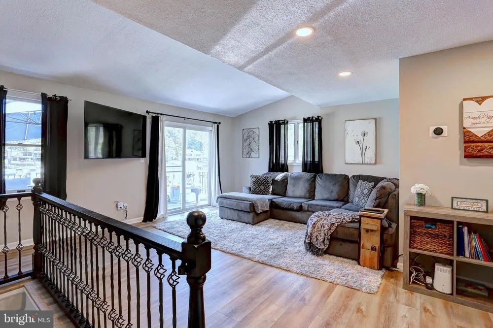 461 NEW YORK AVENUE Pasadena, MD 21122