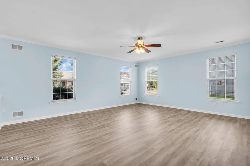 16 Tisdale Road Manchester, NJ 08759