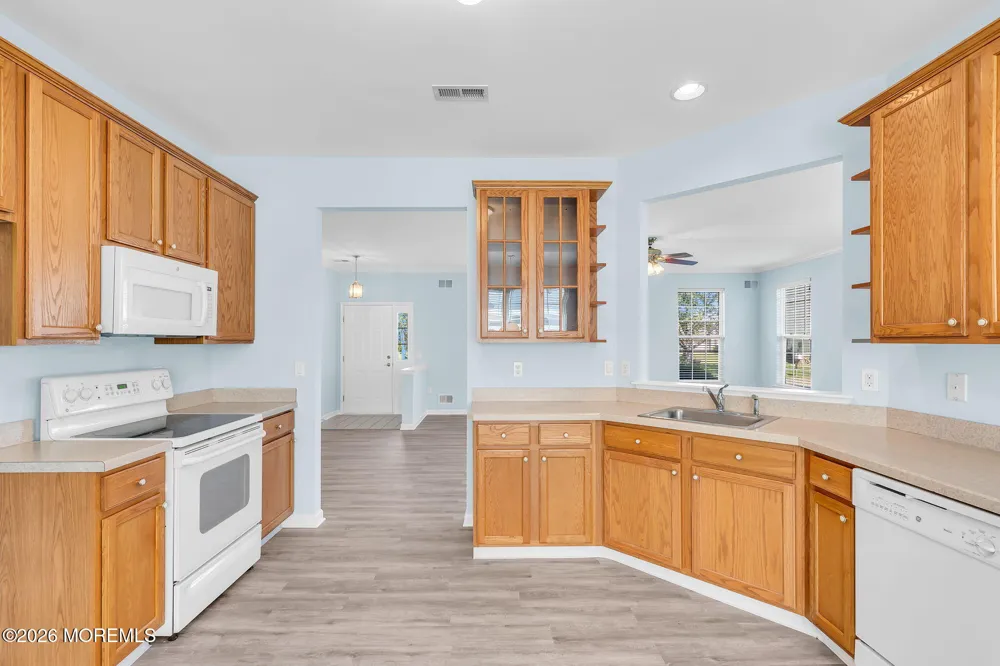16 Tisdale Road Manchester, NJ 08759