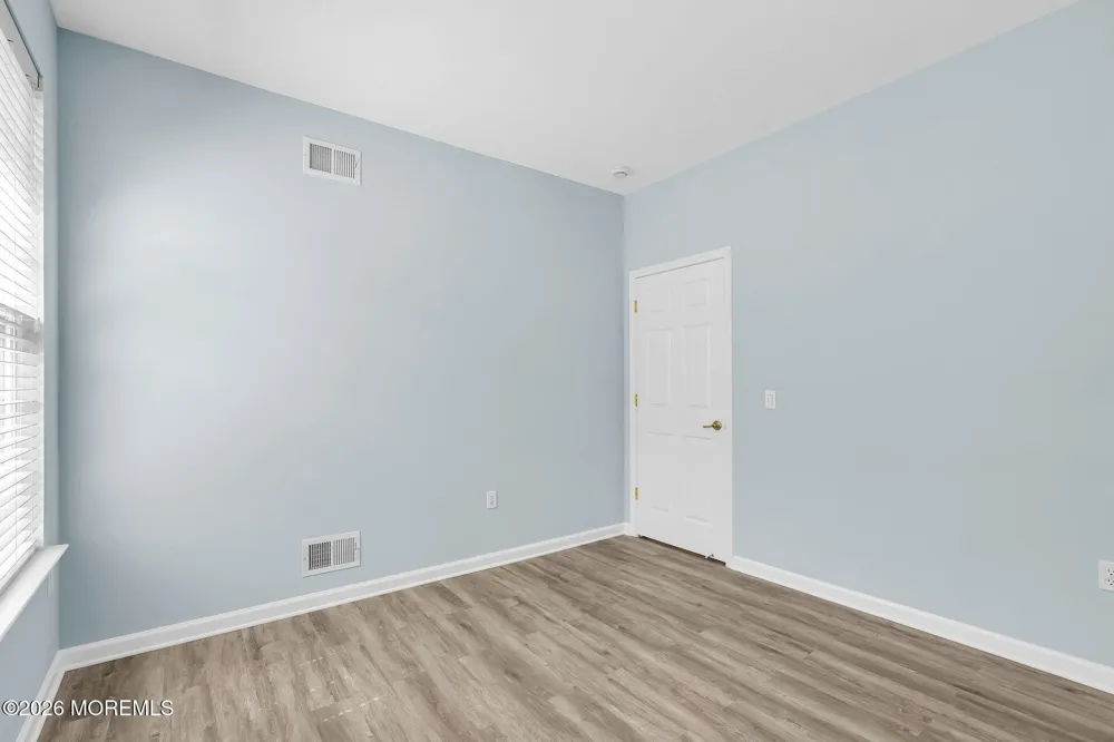 16 Tisdale Road Manchester, NJ 08759