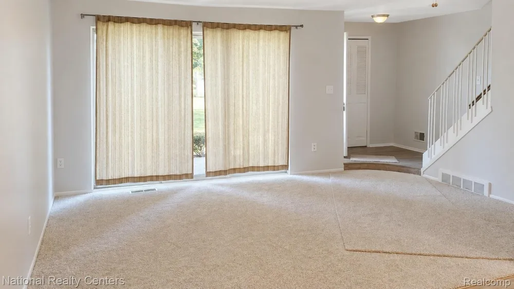 8697 KENNEDY CIRCLE #1 Warren City, MI 48093