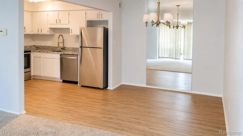 8697 KENNEDY CIRCLE #1 Warren City, MI 48093