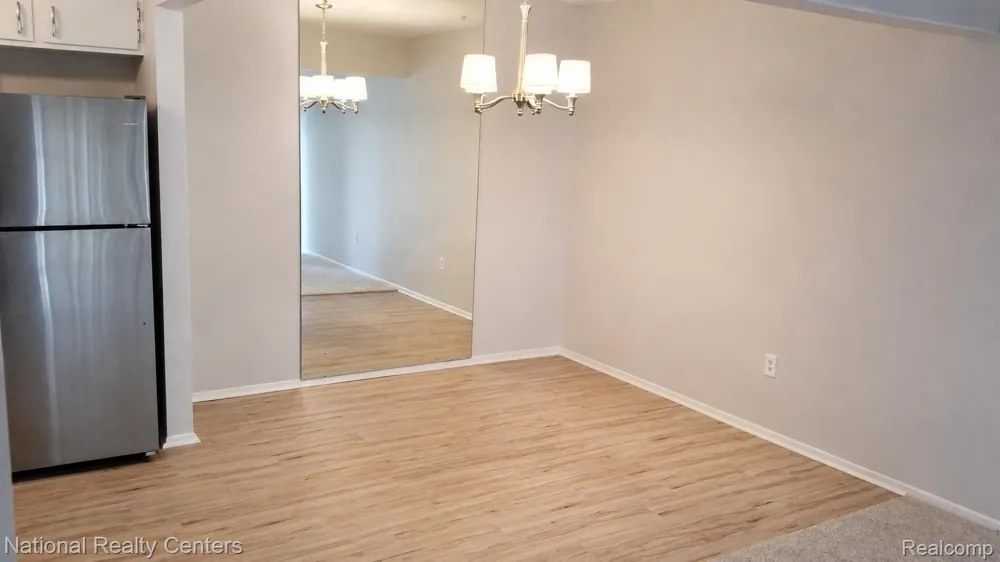 8697 KENNEDY CIRCLE #1 Warren City, MI 48093
