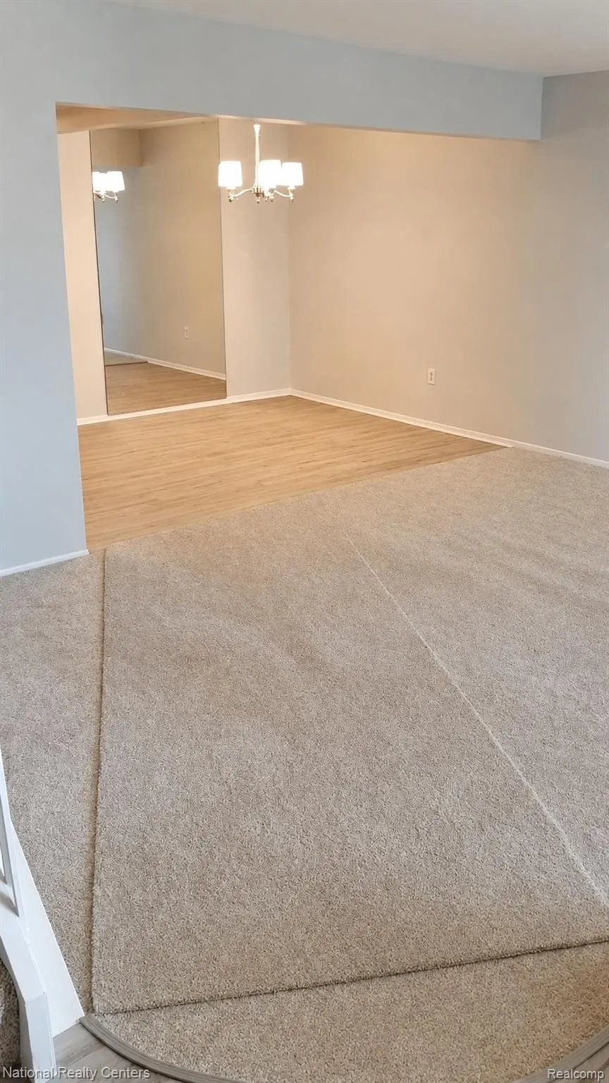 8697 KENNEDY CIRCLE #1 Warren City, MI 48093