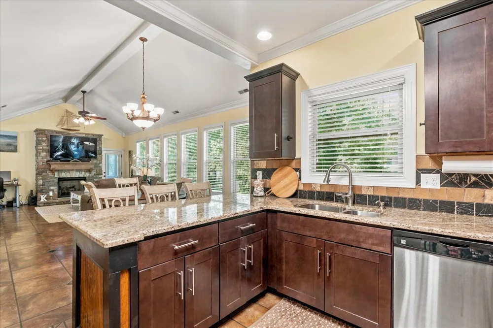 2356 Gale Lane Chattanooga, TN 37421