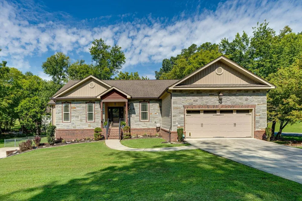 2356 Gale Lane Chattanooga, TN 37421