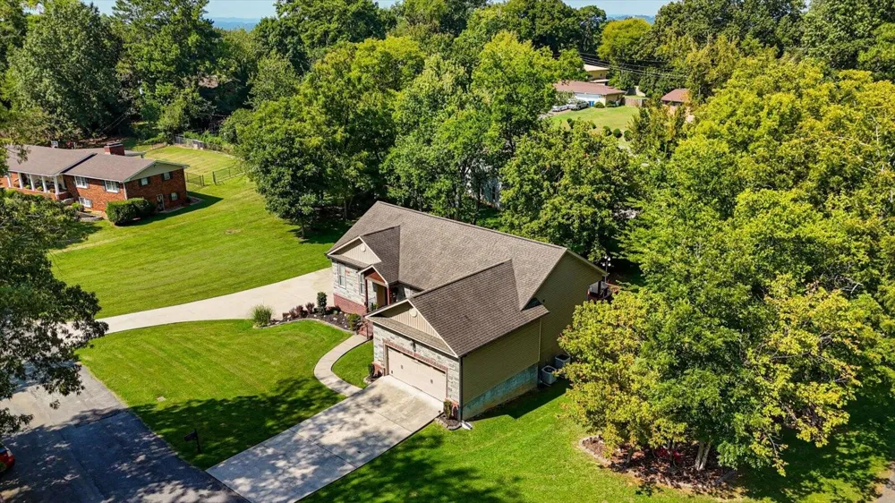 2356 Gale Lane Chattanooga, TN 37421