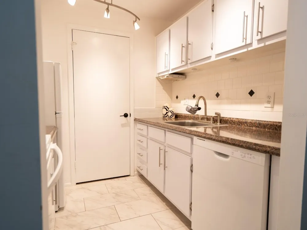 3255 BENEVA ROAD #201 Sarasota, FL 34232