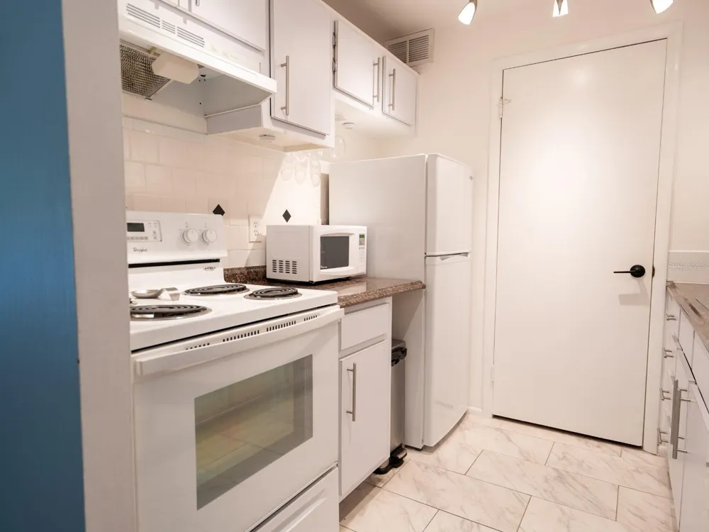 3255 BENEVA ROAD #201 Sarasota, FL 34232