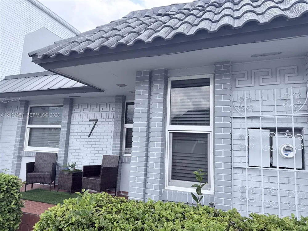 301 Bonaventure Blvd #7 Weston, FL 33326
