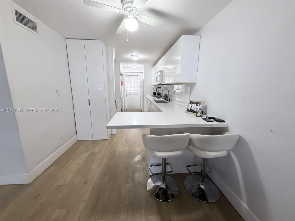 301 Bonaventure Blvd #7 Weston, FL 33326