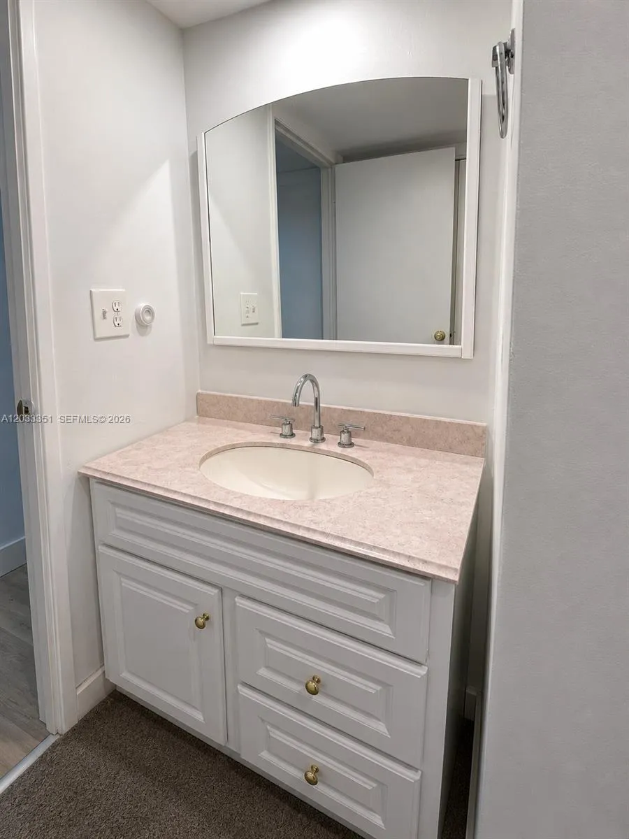 301 Bonaventure Blvd #7 Weston, FL 33326
