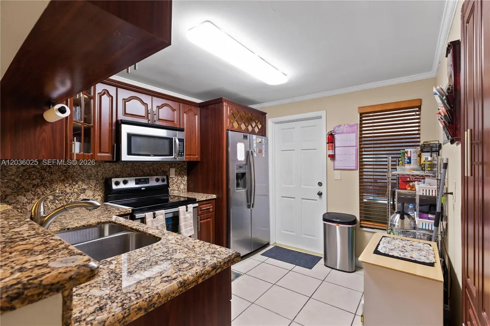 3777 NW 78th Ave #9C Davie, FL 33024