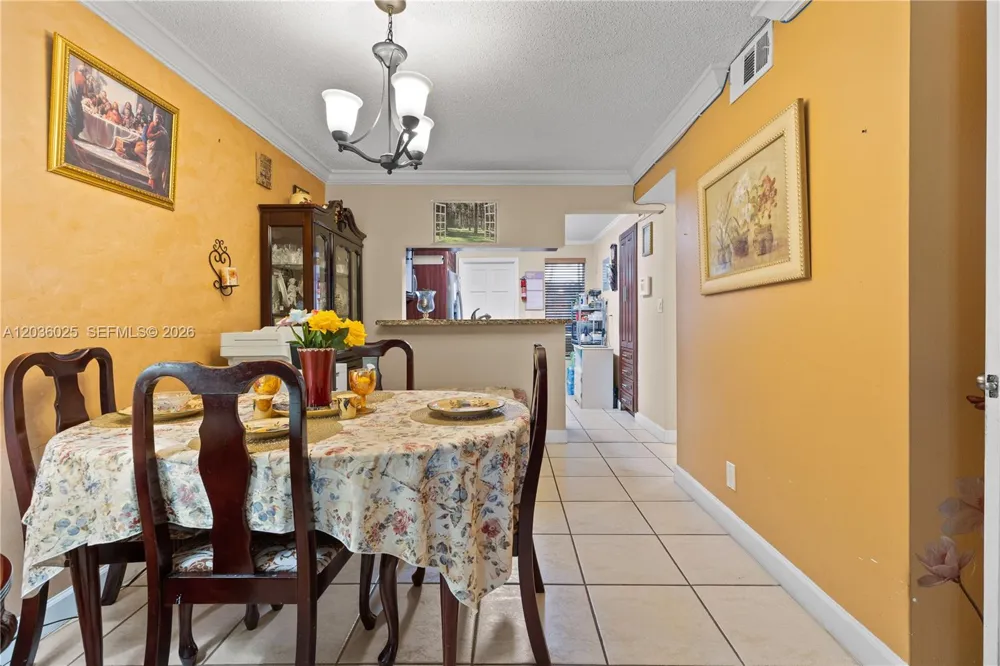 3777 NW 78th Ave #9C Davie, FL 33024