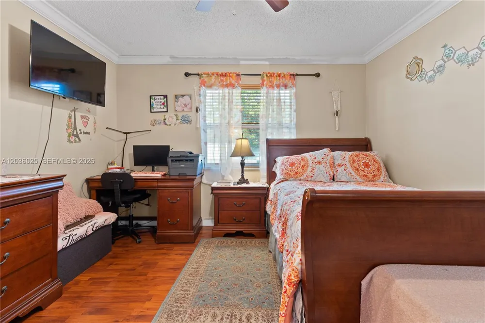 3777 NW 78th Ave #9C Davie, FL 33024
