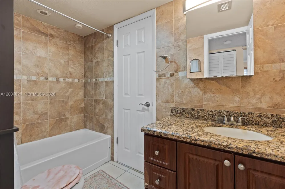 3777 NW 78th Ave #9C Davie, FL 33024