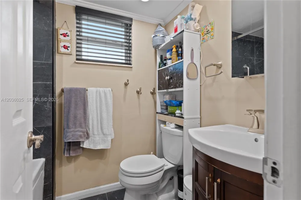 3777 NW 78th Ave #9C Davie, FL 33024