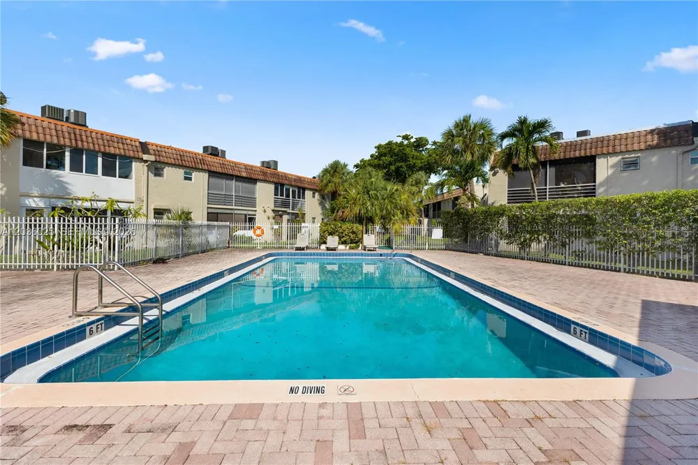 3777 NW 78th Ave #9C Davie, FL 33024