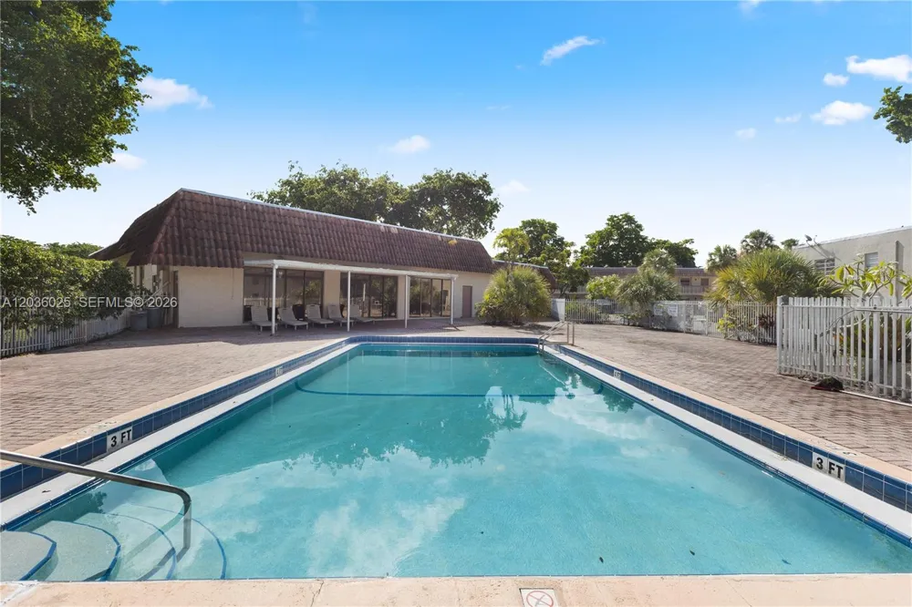3777 NW 78th Ave #9C Davie, FL 33024