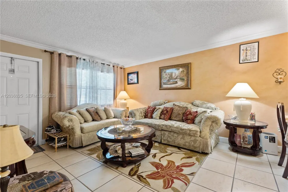 3777 NW 78th Ave #9C Davie, FL 33024