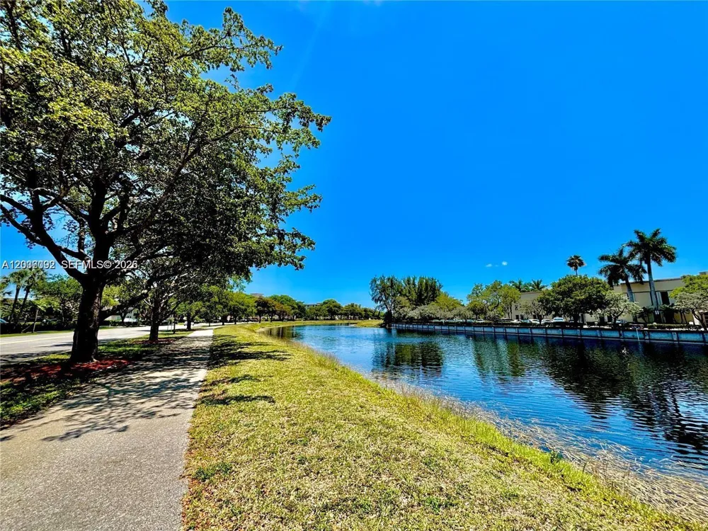 3051 S Palm Aire Dr #102 Pompano Beach, FL 33069
