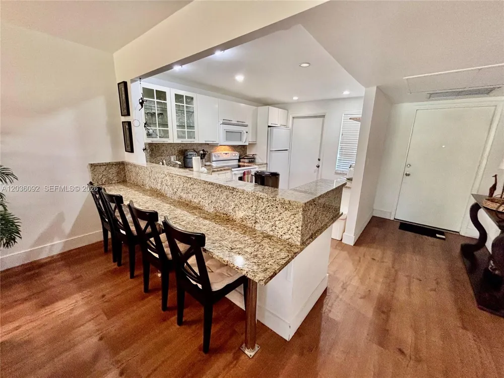 3051 S Palm Aire Dr #102 Pompano Beach, FL 33069