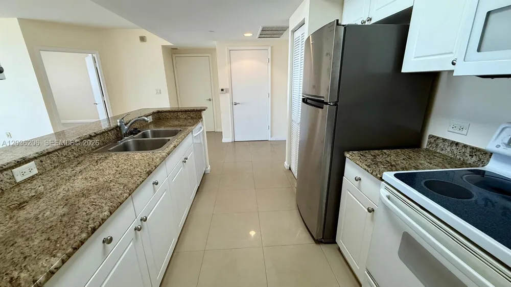 19501 W Country Club Dr #1212 Aventura, FL 33180