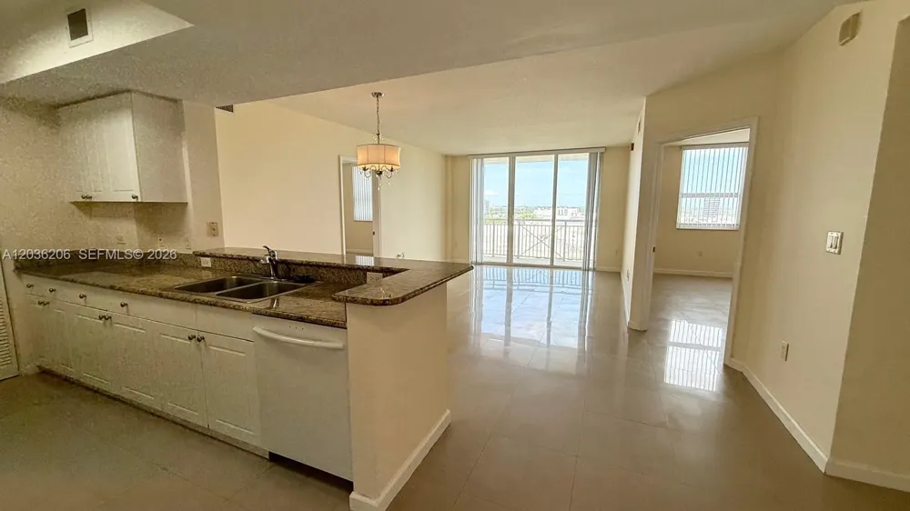 19501 W Country Club Dr #1212 Aventura, FL 33180