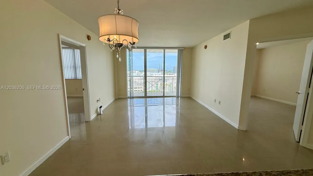 19501 W Country Club Dr #1212 Aventura, FL 33180