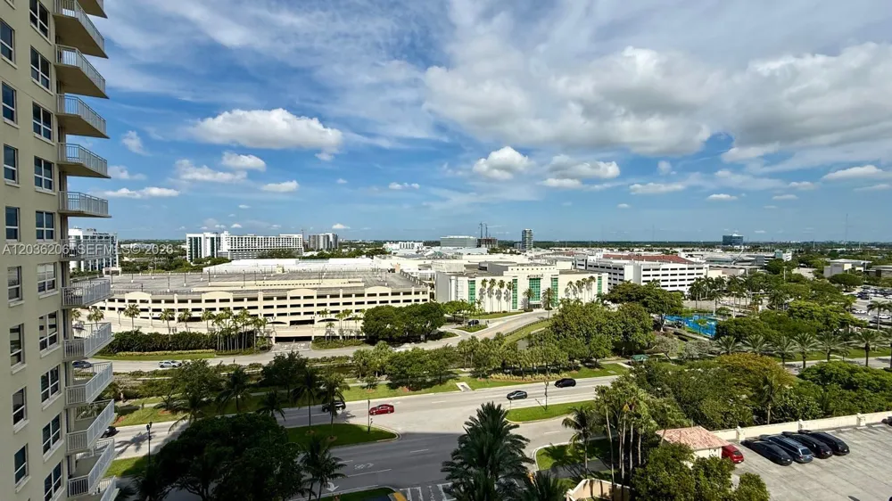 19501 W Country Club Dr #1212 Aventura, FL 33180