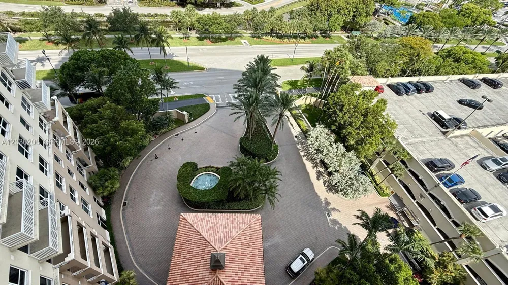 19501 W Country Club Dr #1212 Aventura, FL 33180