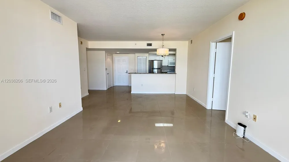 19501 W Country Club Dr #1212 Aventura, FL 33180