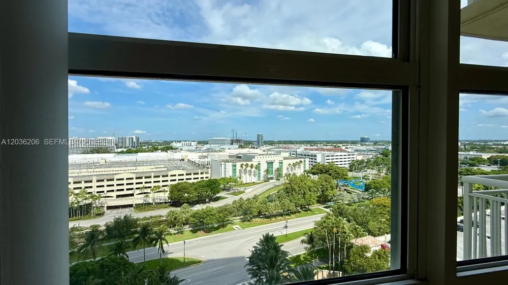 19501 W Country Club Dr #1212 Aventura, FL 33180